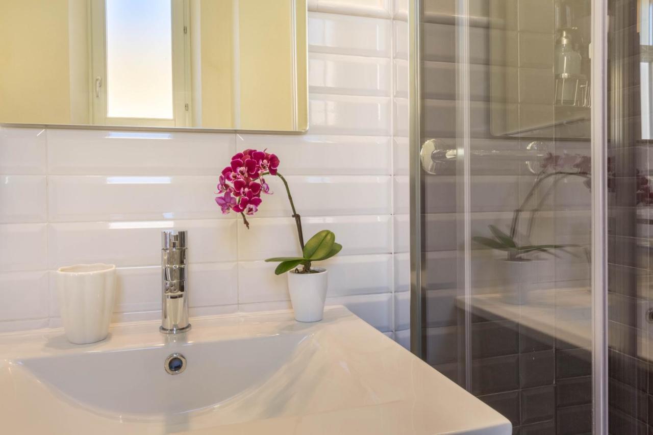 Bb22 Cagliari Hotel ภายนอก รูปภาพ