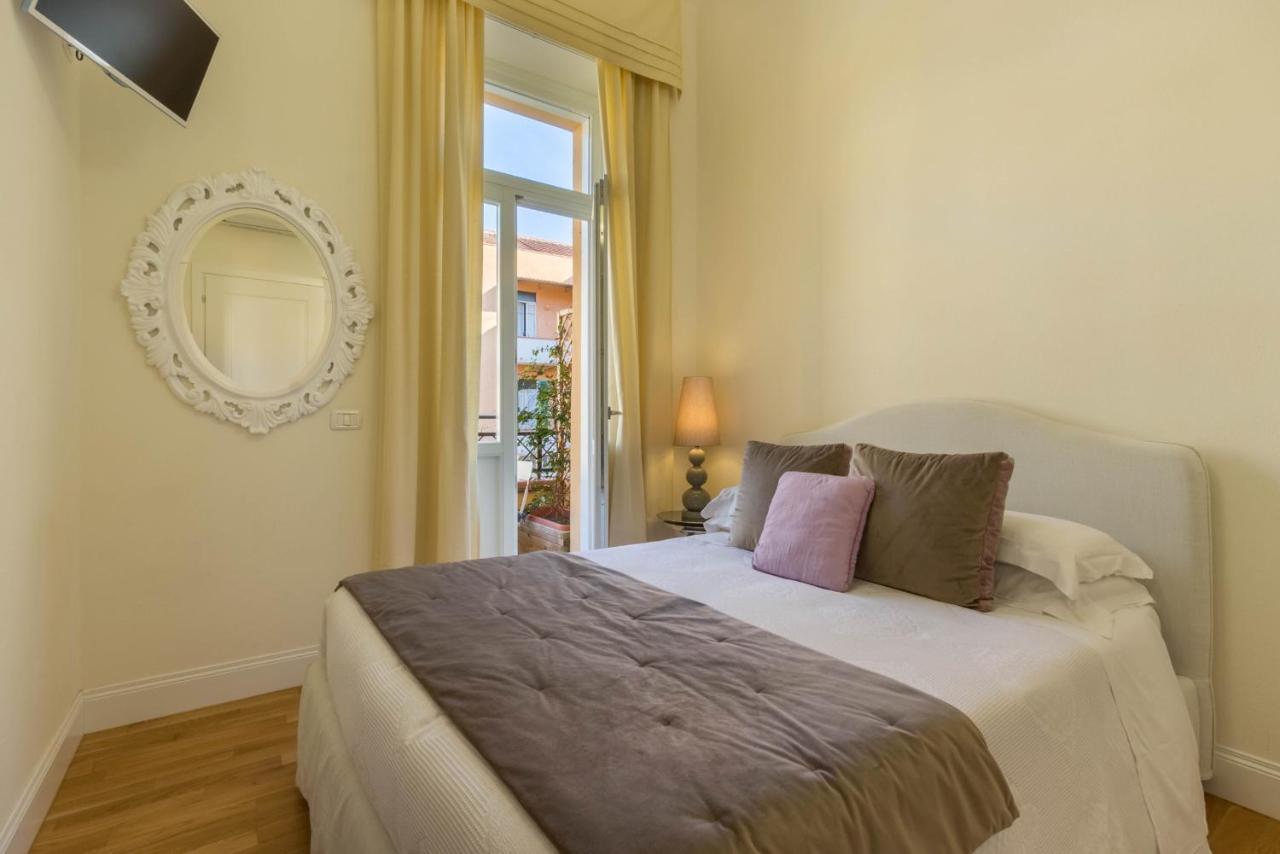 Bb22 Cagliari Hotel ภายนอก รูปภาพ