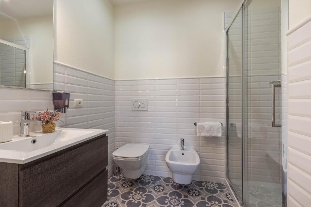 Bb22 Cagliari Hotel ภายนอก รูปภาพ